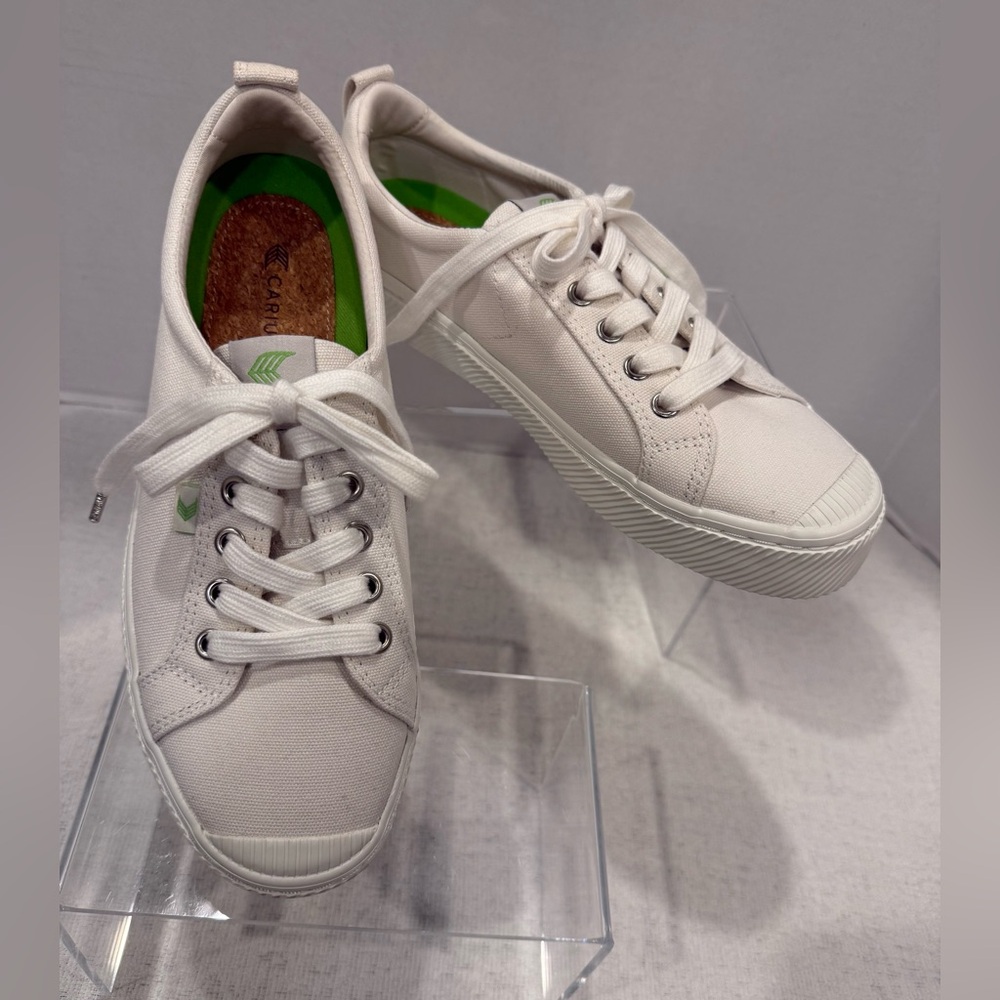 Cariuma OCA Low Canvas Sneakers White – Size 8.5 – New Without Tags - Picture 4 of 10